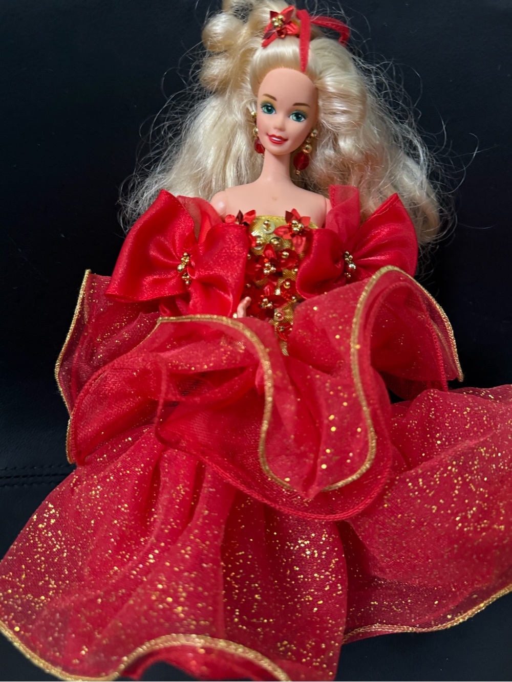 Barbie Mattel 1993 Happy Holidays Special Edition red & gold ruffled gown